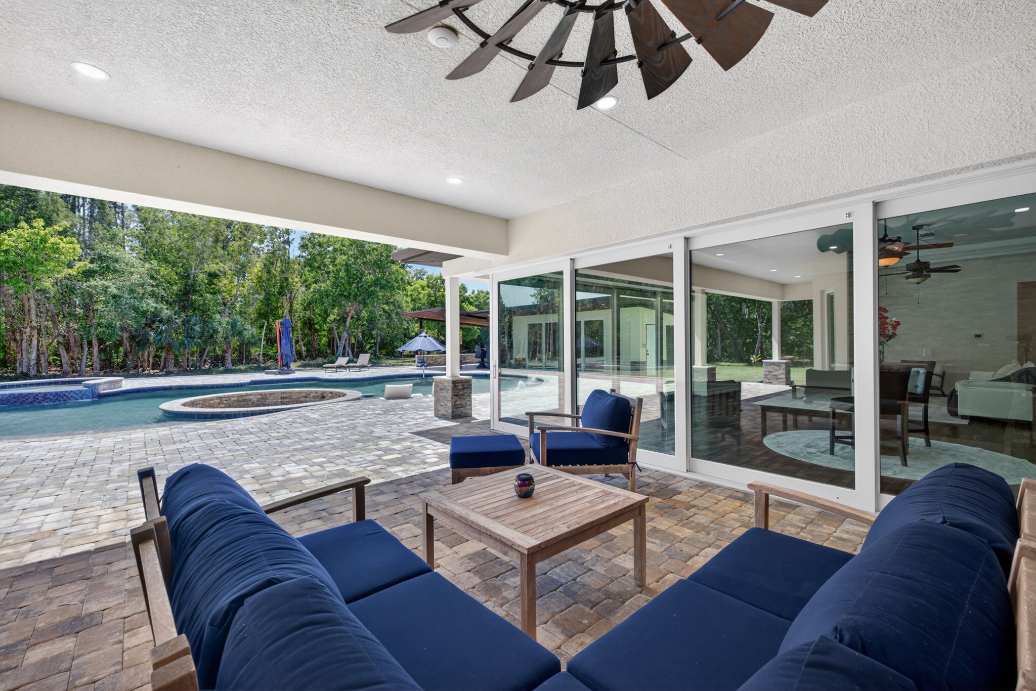 Patio/ Lanai