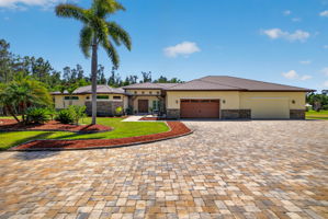 Large Paver Driveway- Plenty of Parking