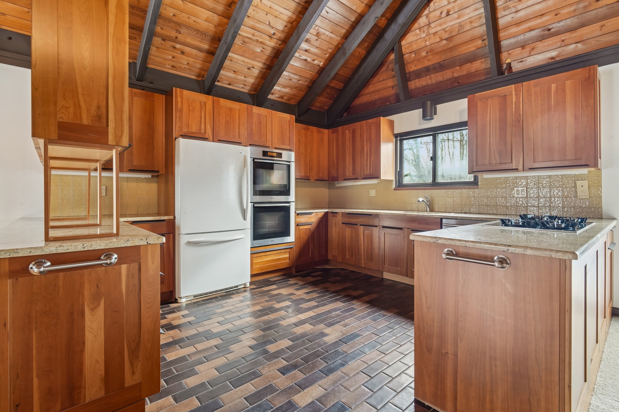 Greeat Cooking Space!