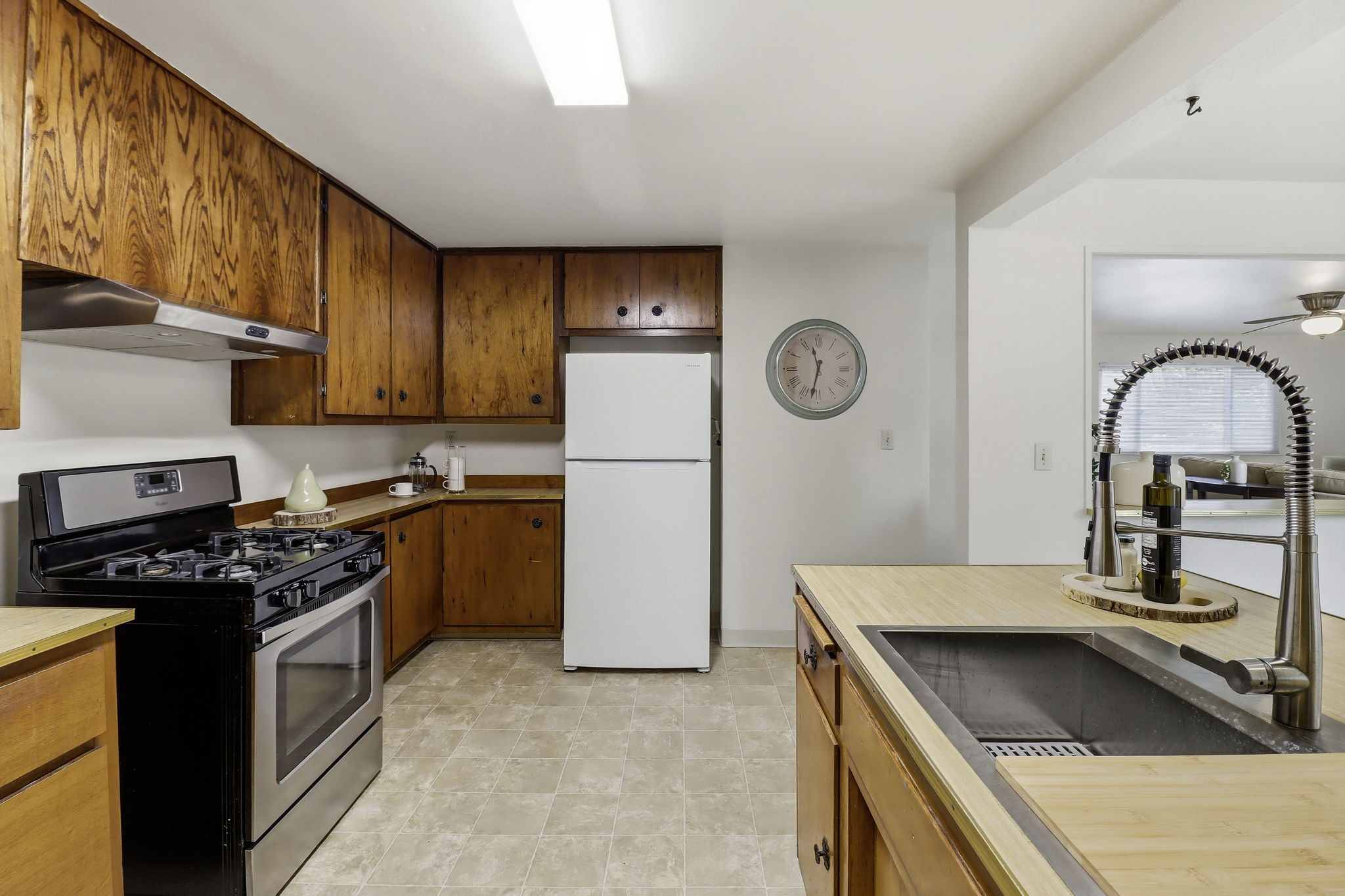 017_F8_159 Laurel Dr