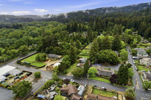 011_F8_AERIAL_159 Laurel Dr