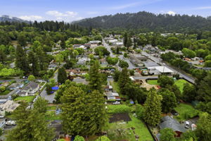 012_F8_AERIAL_159 Laurel Dr