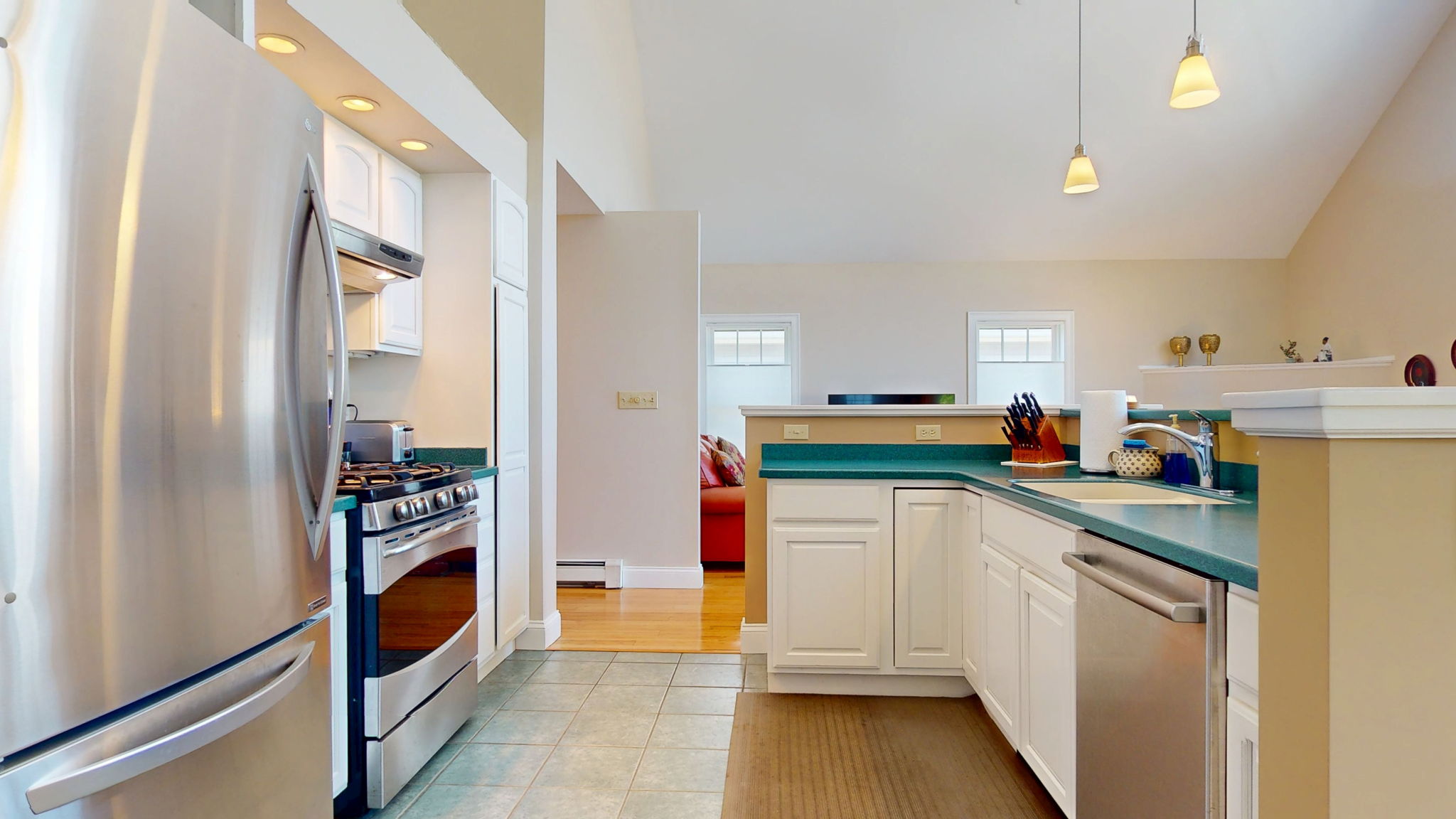 Efficient work triangle in kitchen