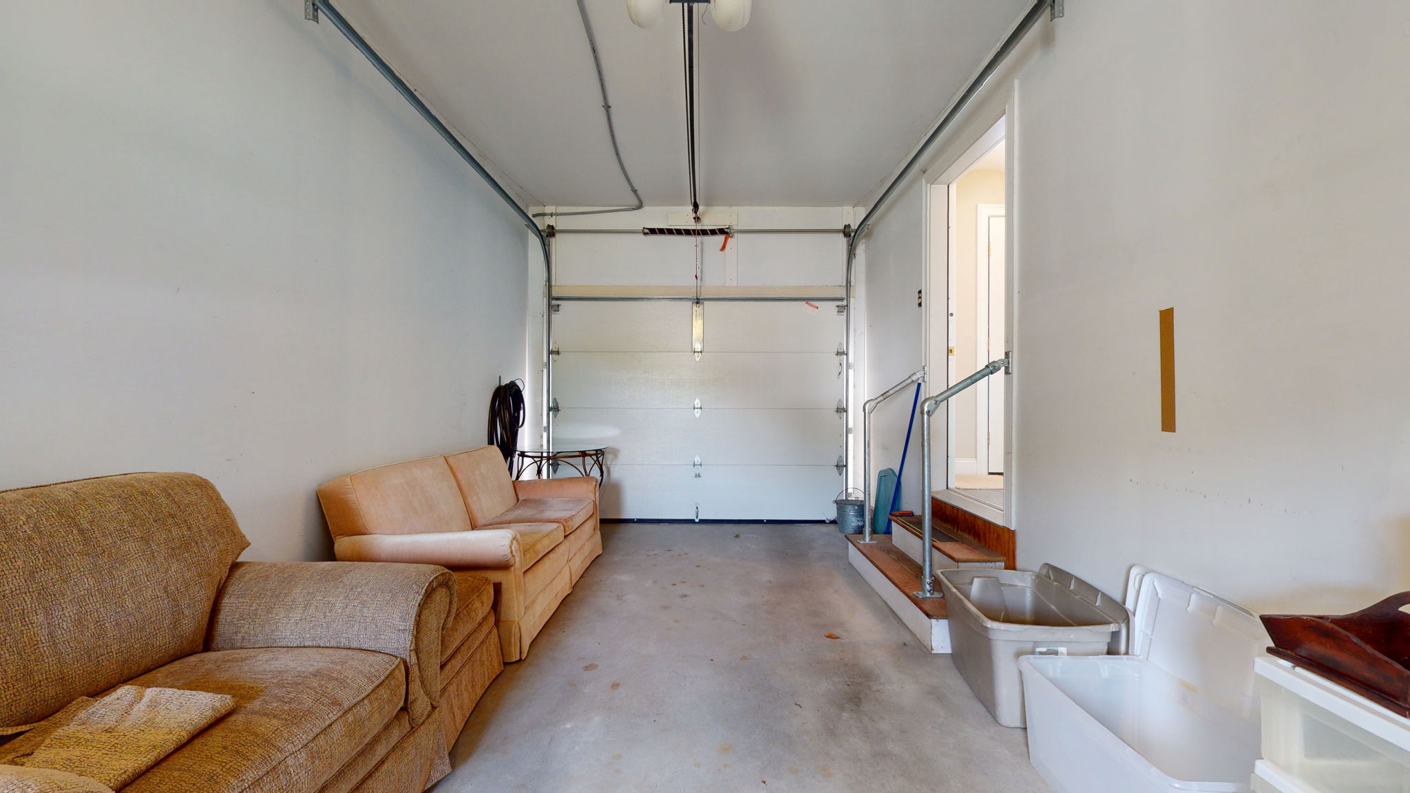 Garage, extra deep