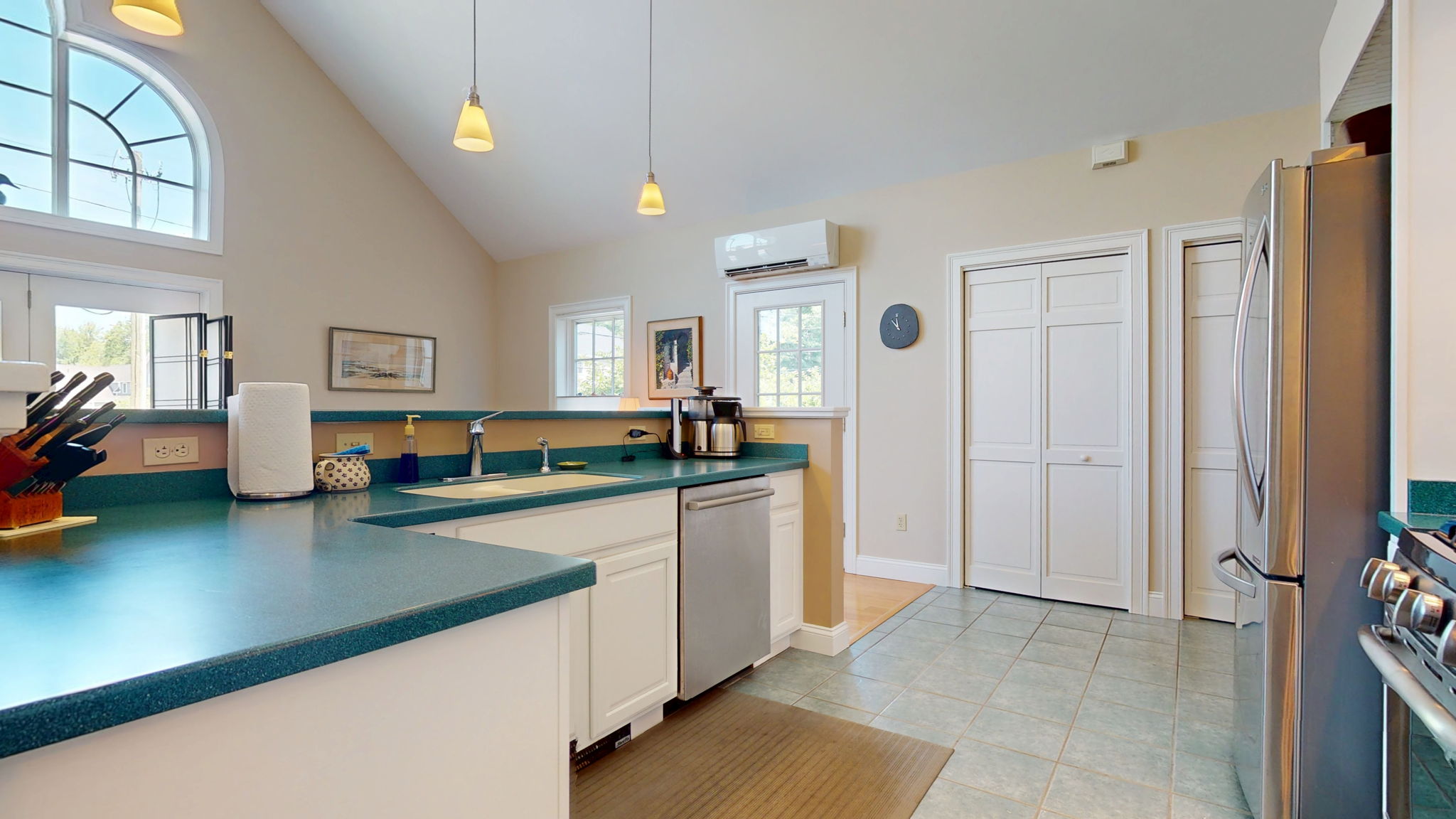 Abundance of counter space