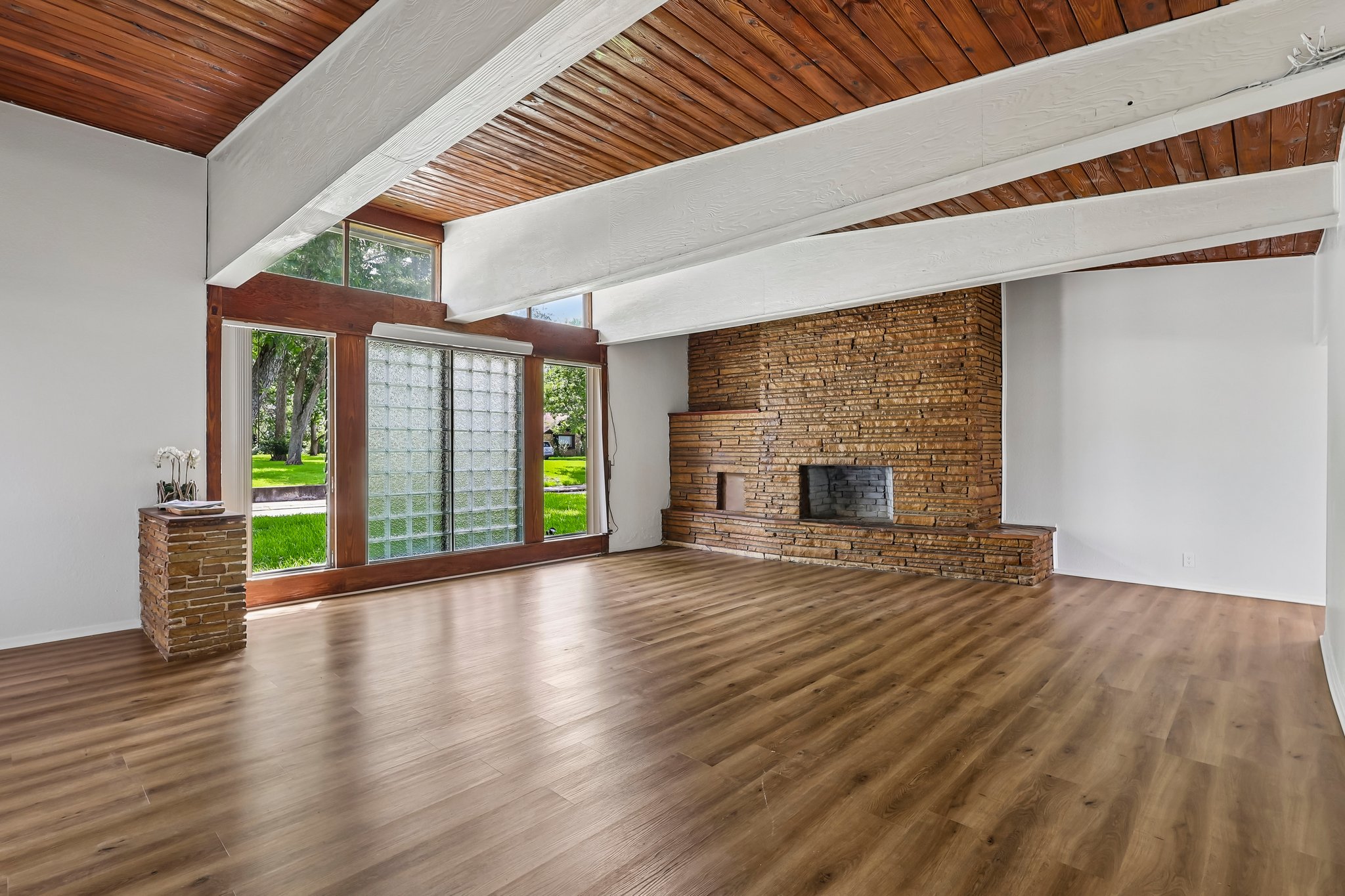 Oak Dr-S1807-005.jpg