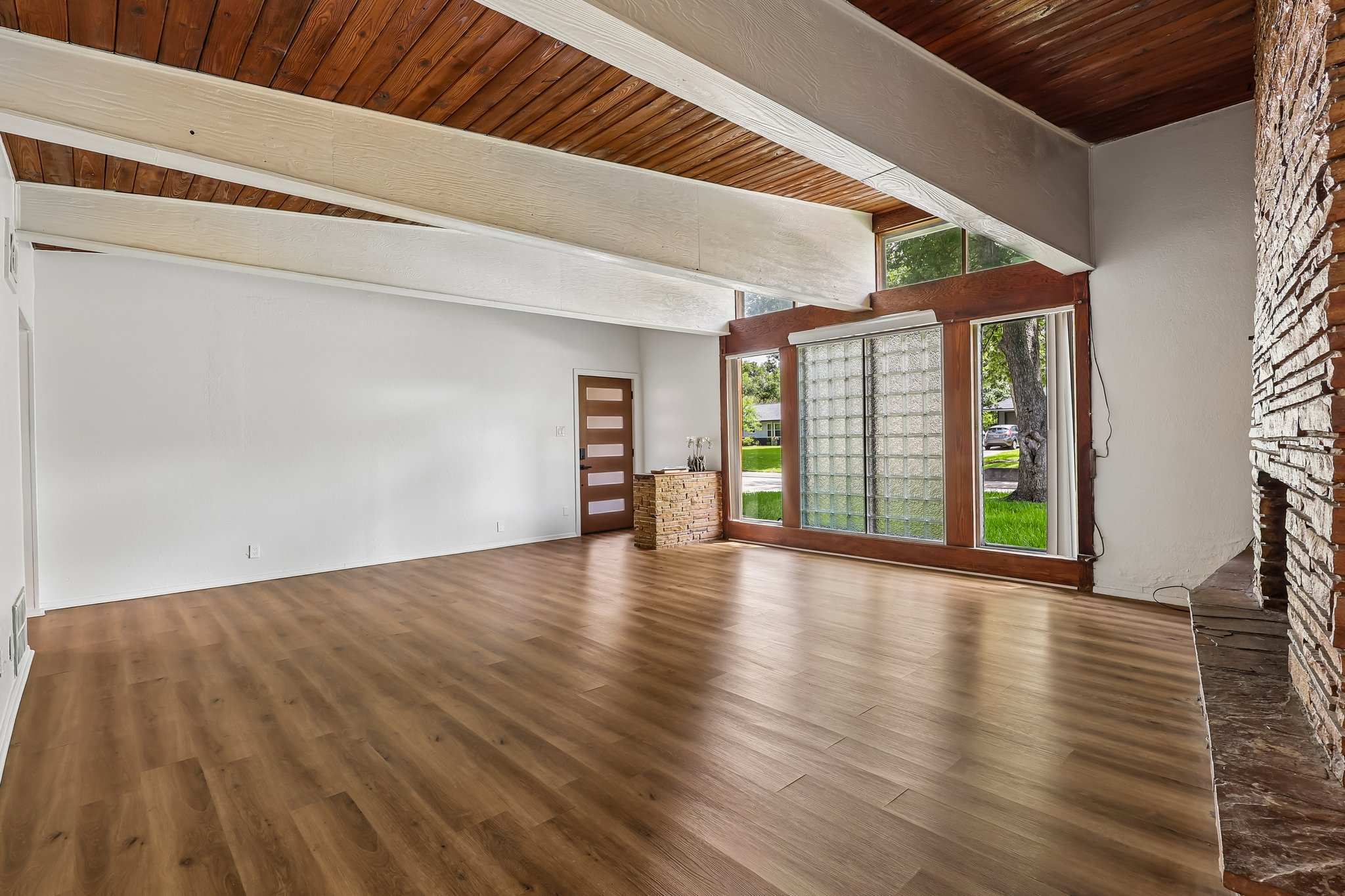 Oak Dr-S1807-006.jpg