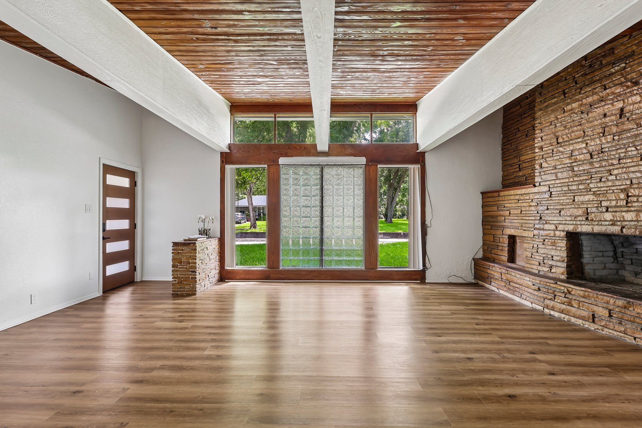 Oak Dr-S1807-007.jpg