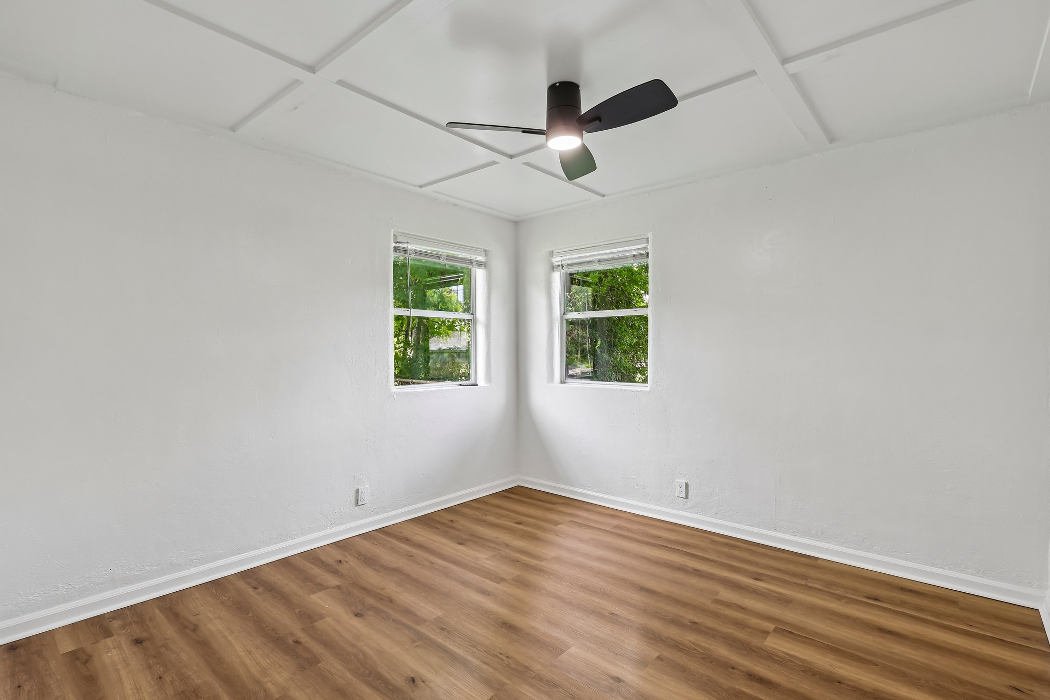 Oak Dr-S1807-019.jpg
