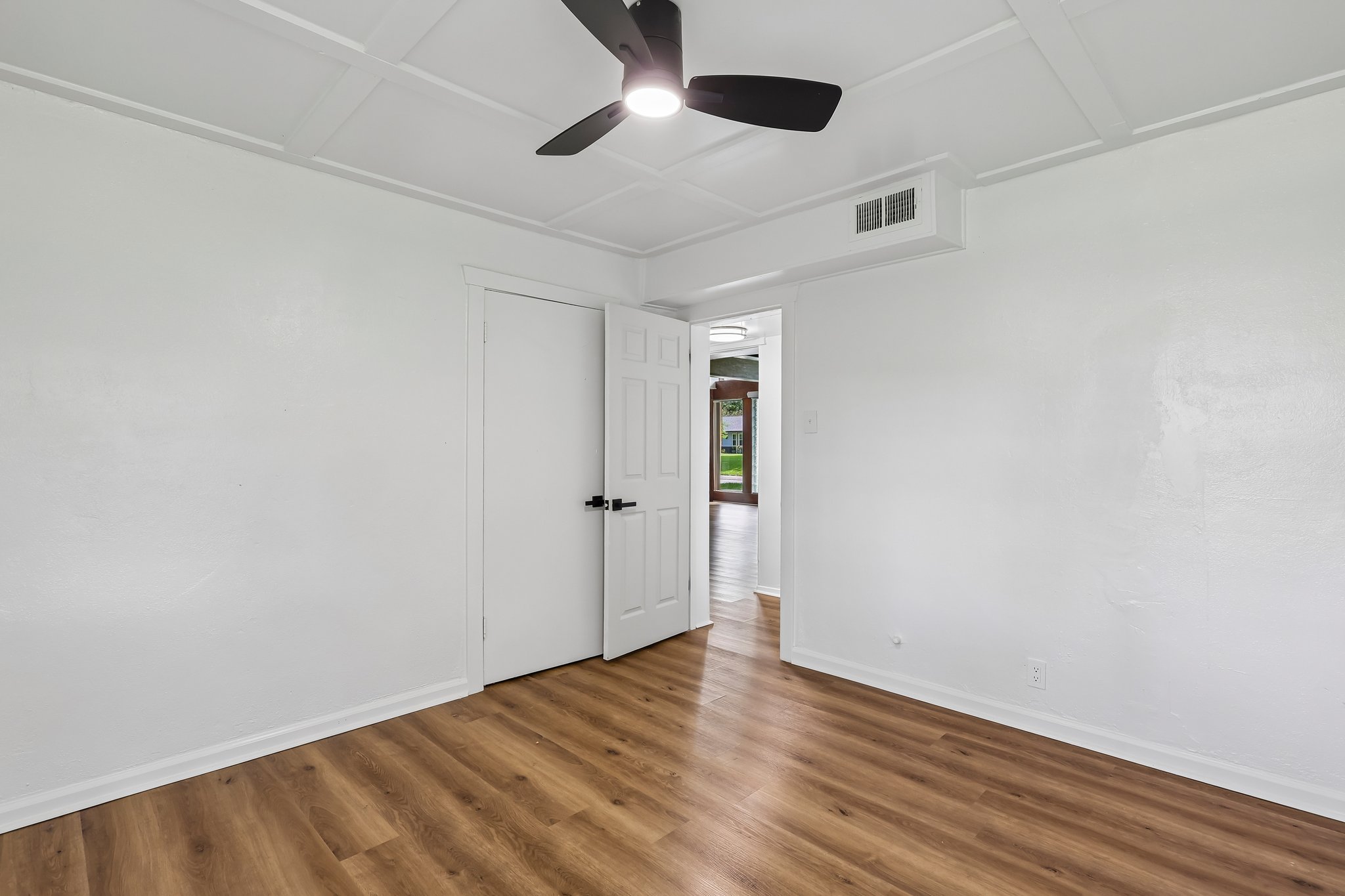 Oak Dr-S1807-020.jpg