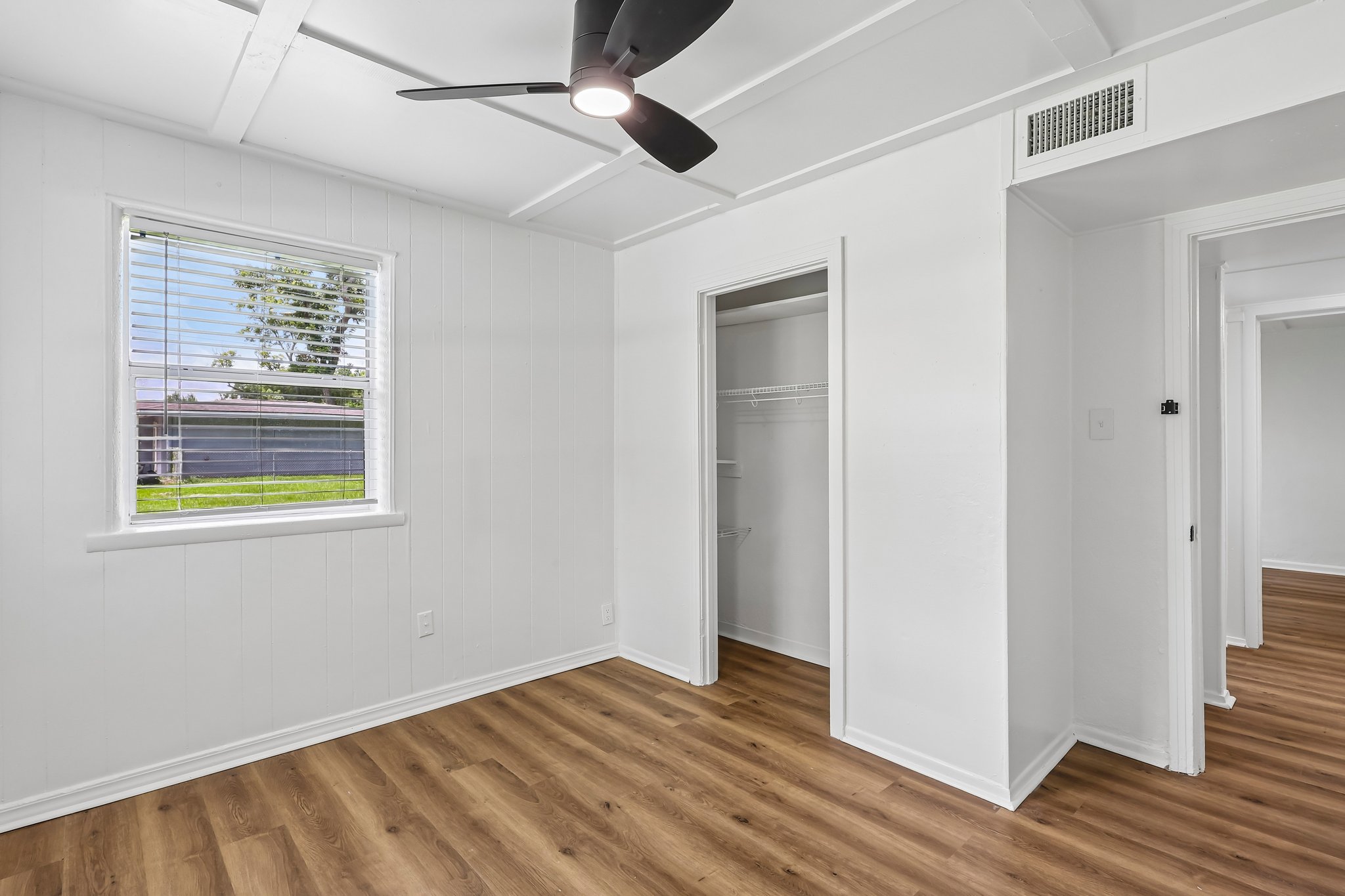 Oak Dr-S1807-023.jpg