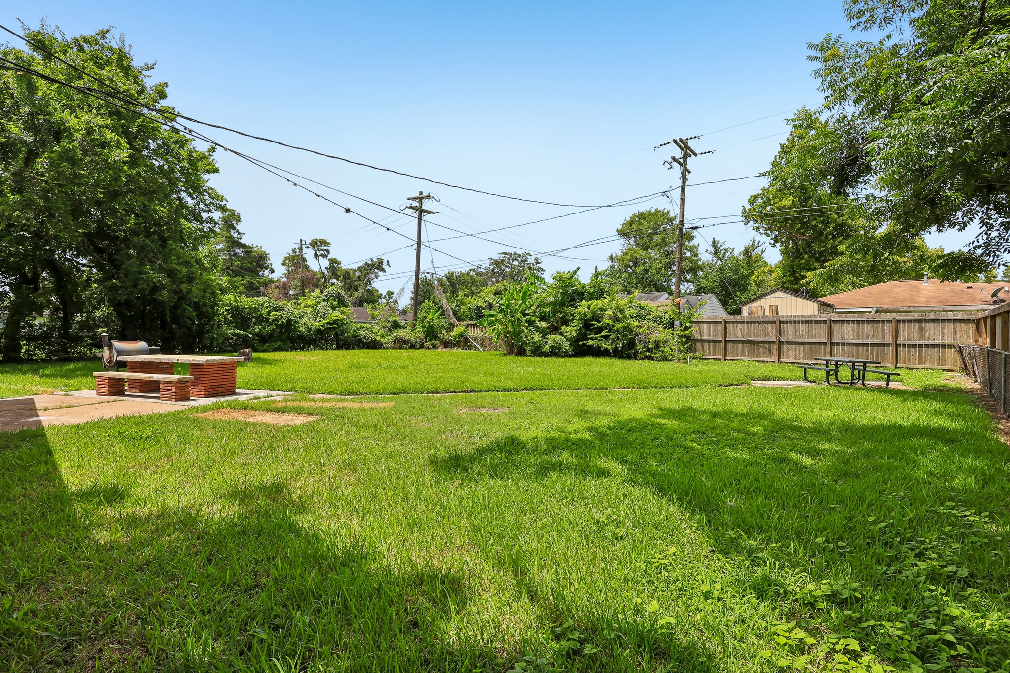 Oak Dr-S1807-024.jpg