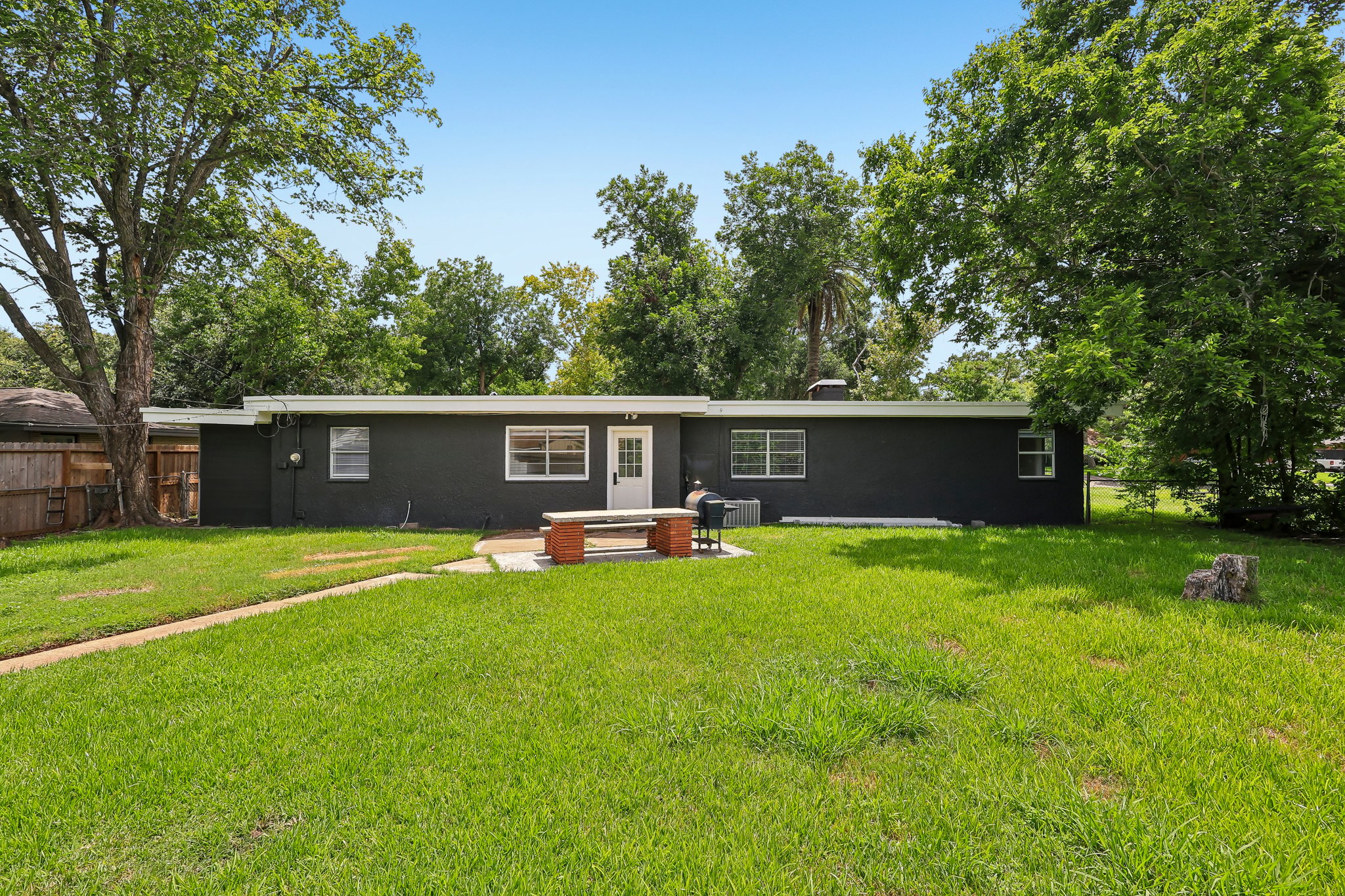 Oak Dr-S1807-026.jpg