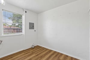 Oak Dr-S1807-014.jpg