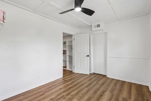 Oak Dr-S1807-016.jpg