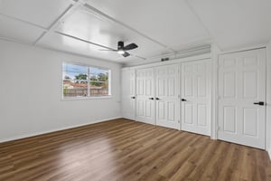 Oak Dr-S1807-017.jpg