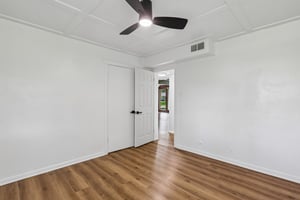 Oak Dr-S1807-020.jpg