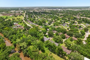 Oak Dr-S1807-035.jpg
