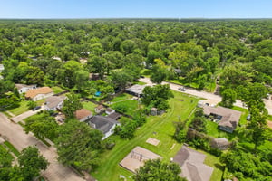 Oak Dr-S1807-039.jpg