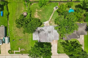 Oak Dr-S1807-041.jpg