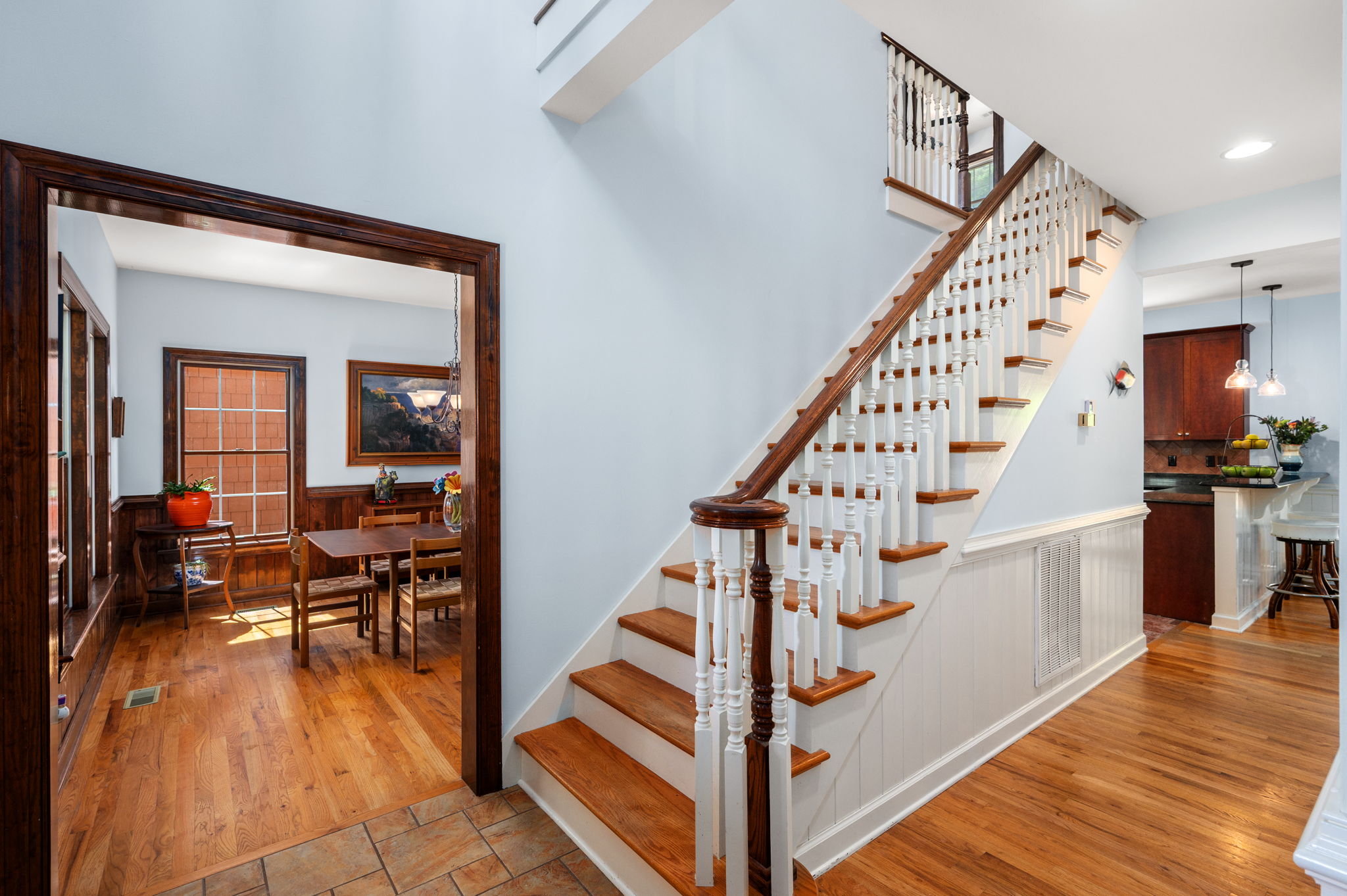 159-W-Oak-Knoll-Foyer-V2
