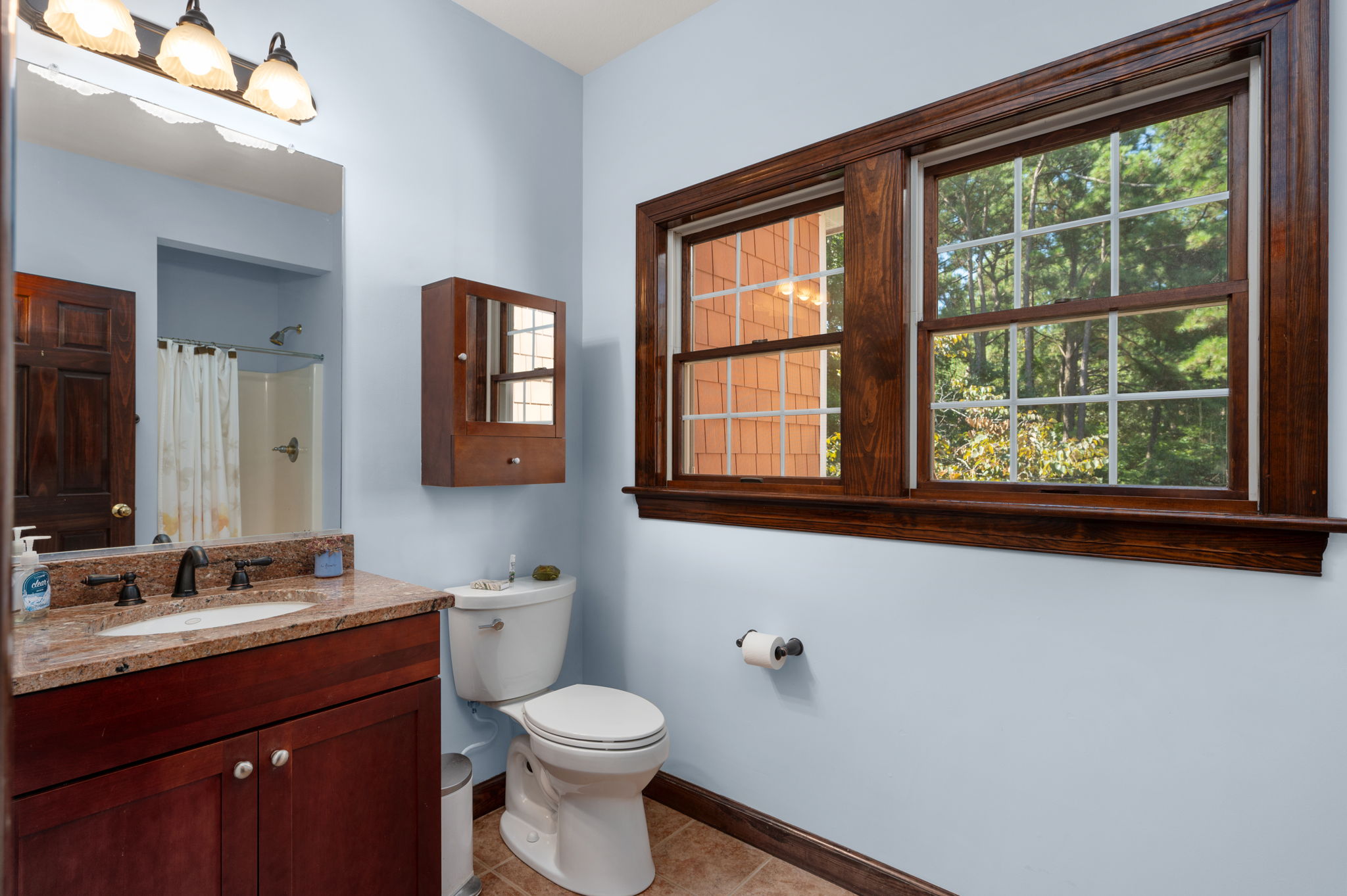159-W-Oak-Knoll-Hall-Bath
