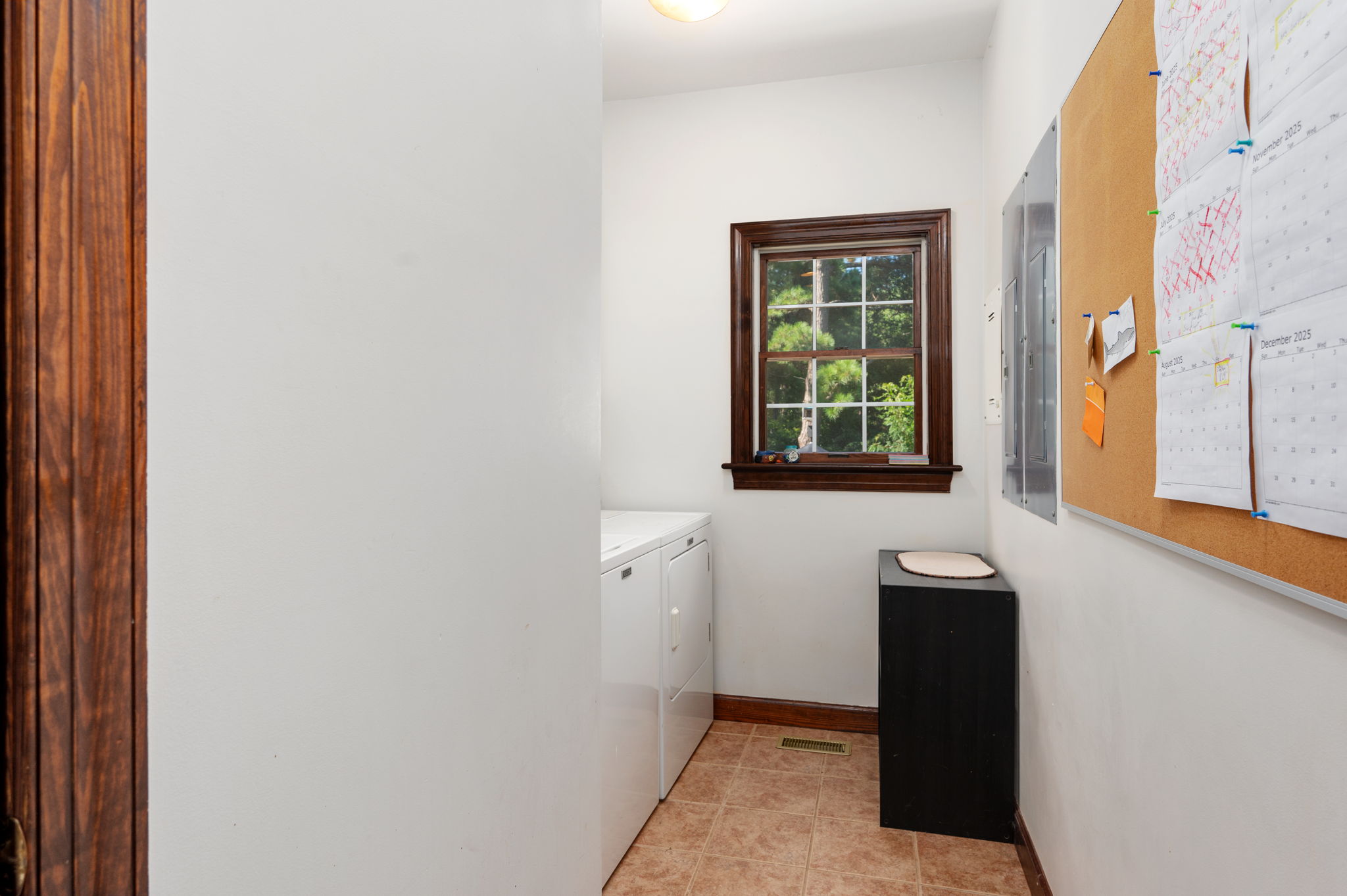 159-W-Oak-Knoll-Laundry