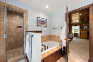 159-W-Oak-Knoll-TL-BR1-Private-Bath-V2