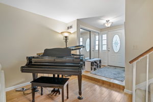 Foyer/Living Room