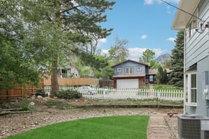 Findlay Way-S0805-053r.jpg