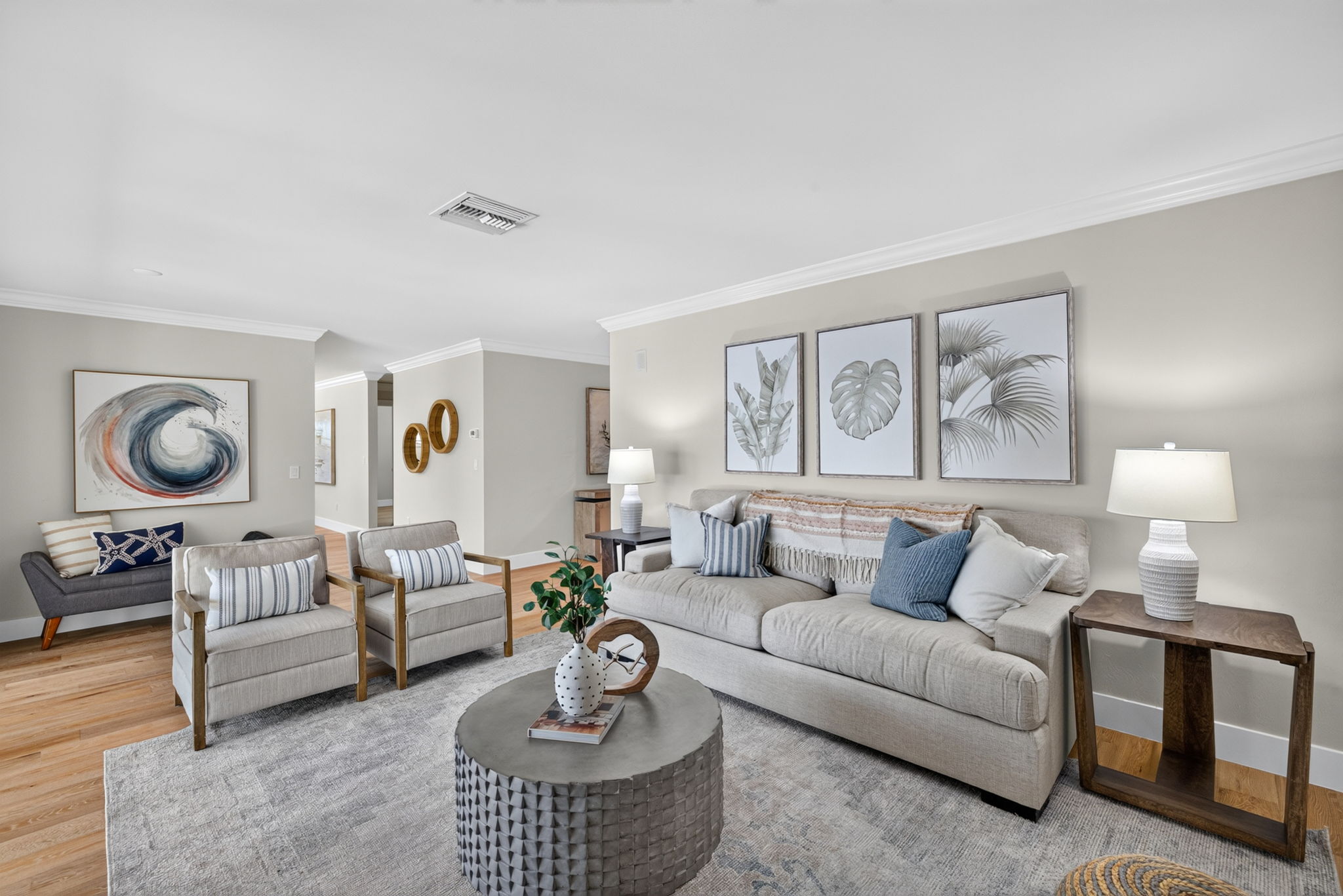Living Room 3 of 4