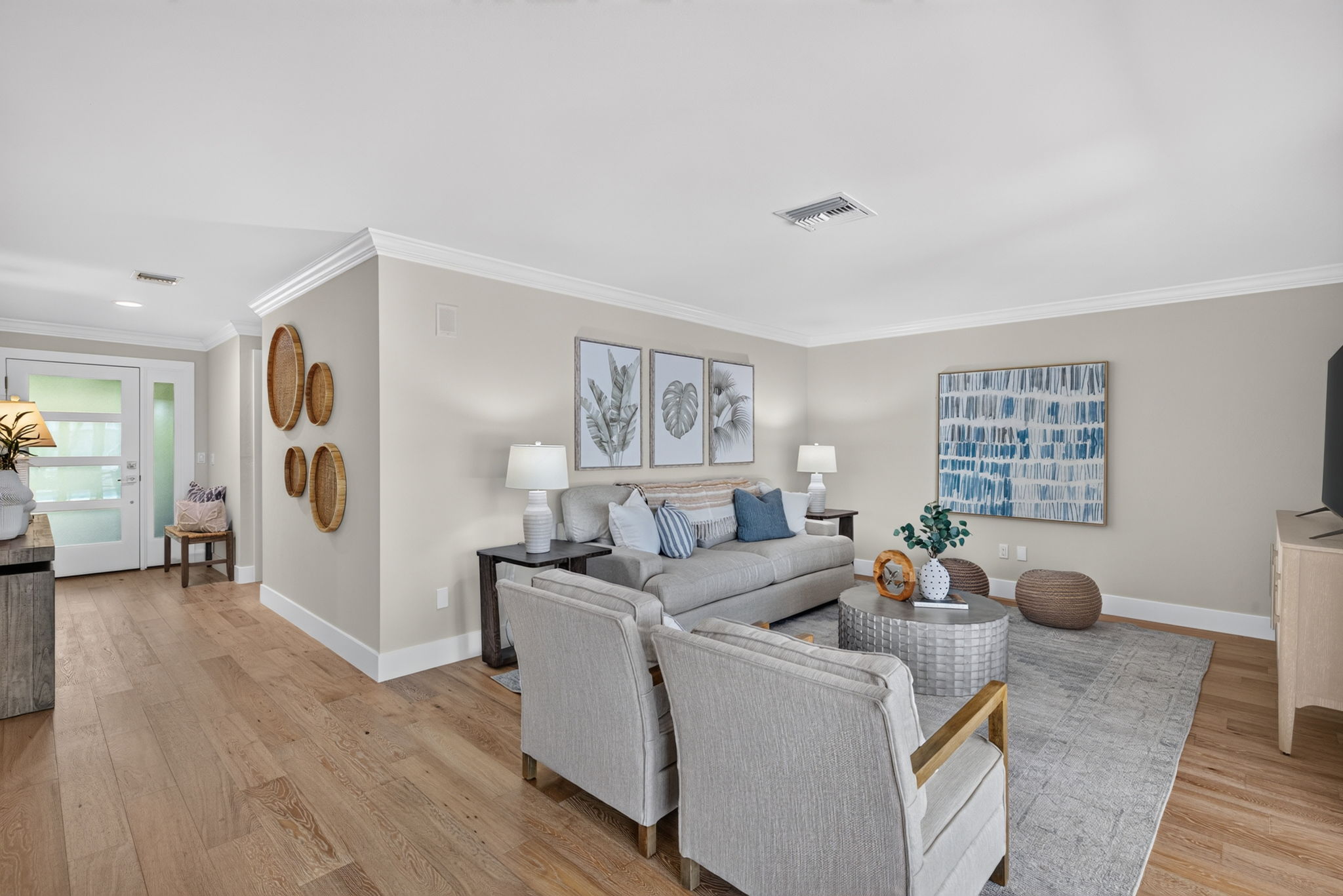 Living Room 2 of 4