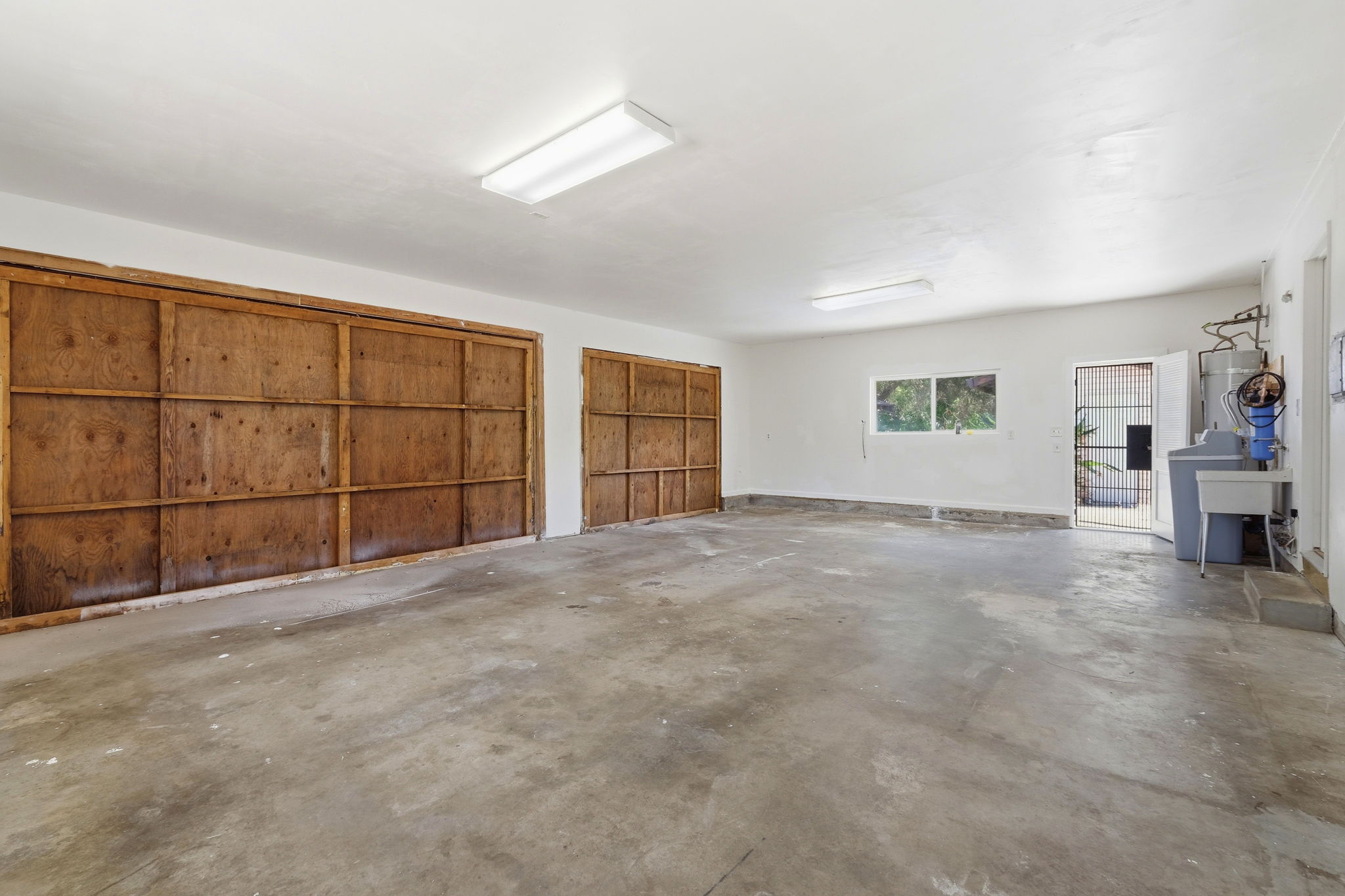 028_F8_1590 Sunset Rd