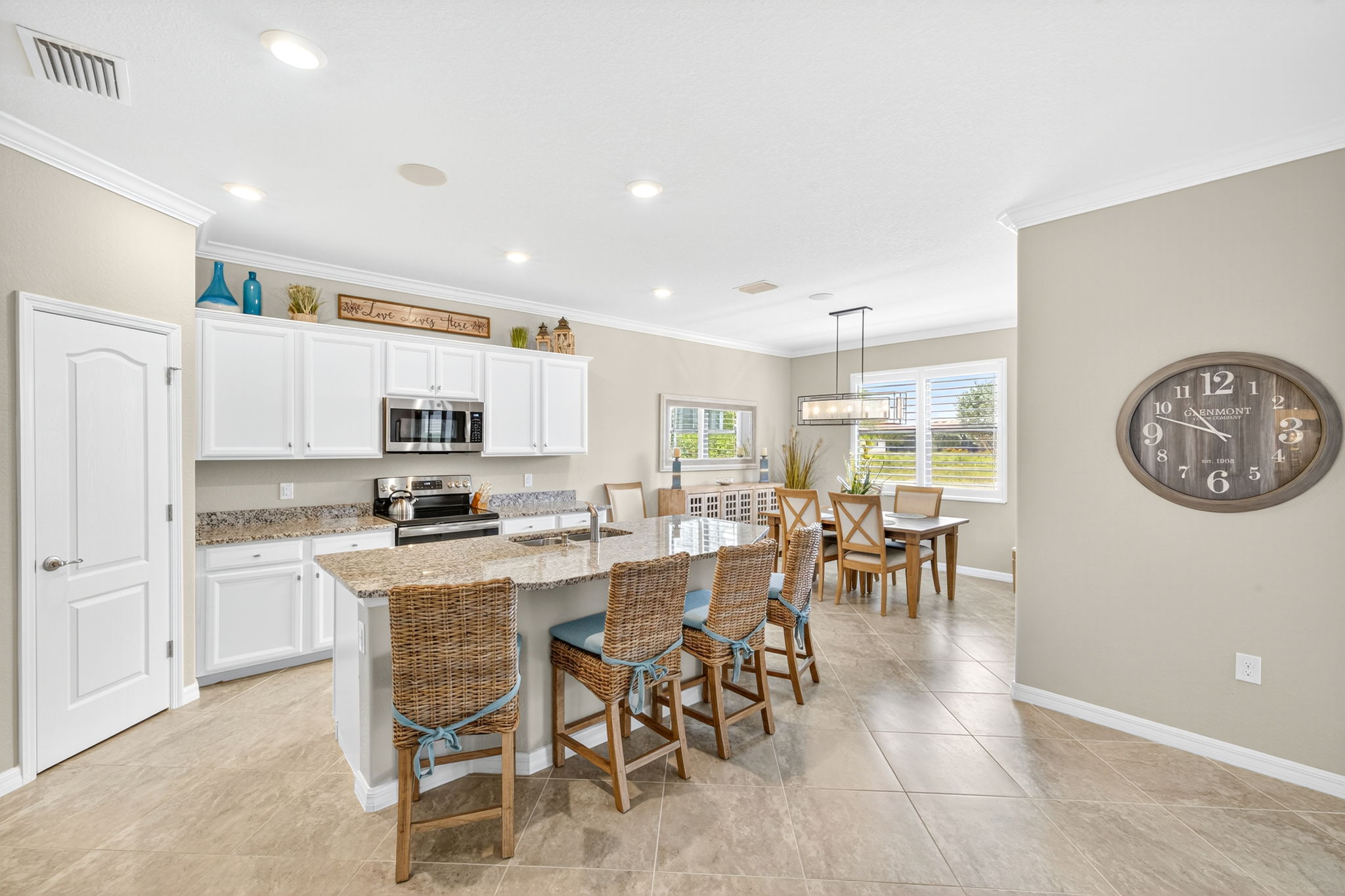 Breakfast Bar 1 of 3