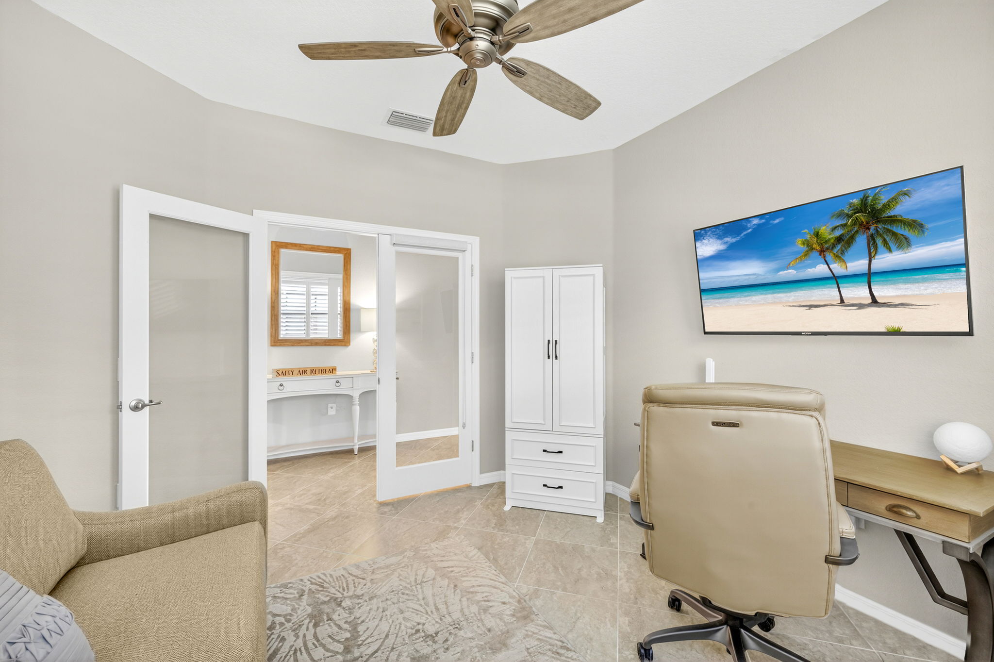 Guest Bedroom 4 of 4