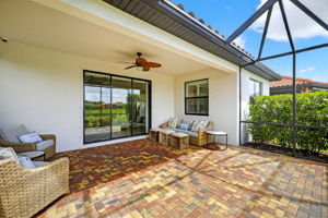 Lanai 3 of 4