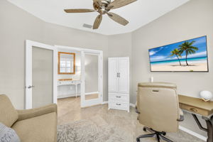 Guest Bedroom 4 of 4