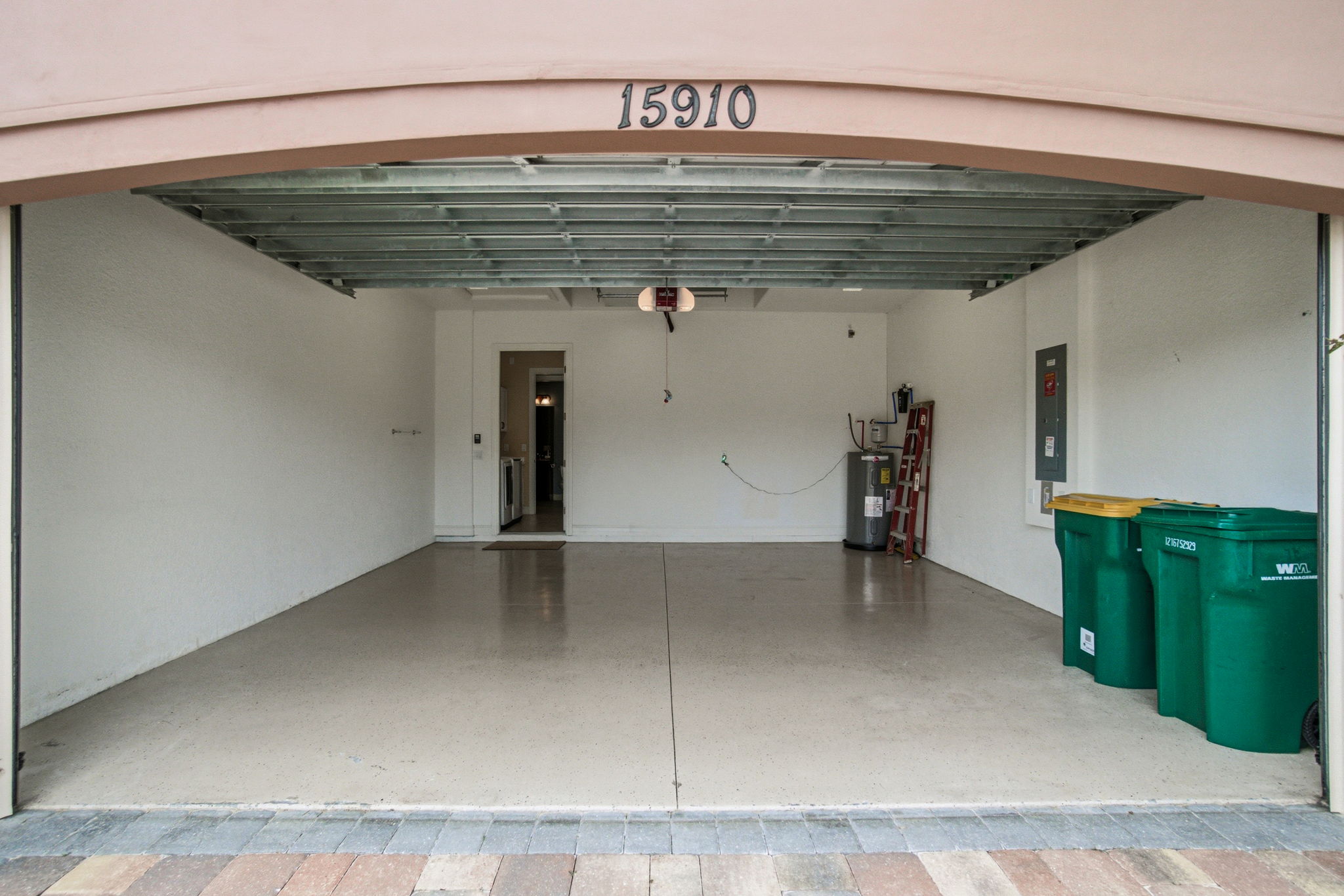  Photo 48