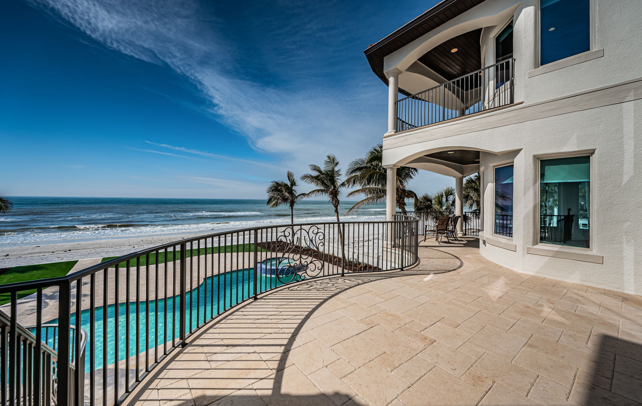 Main Level Balcony5