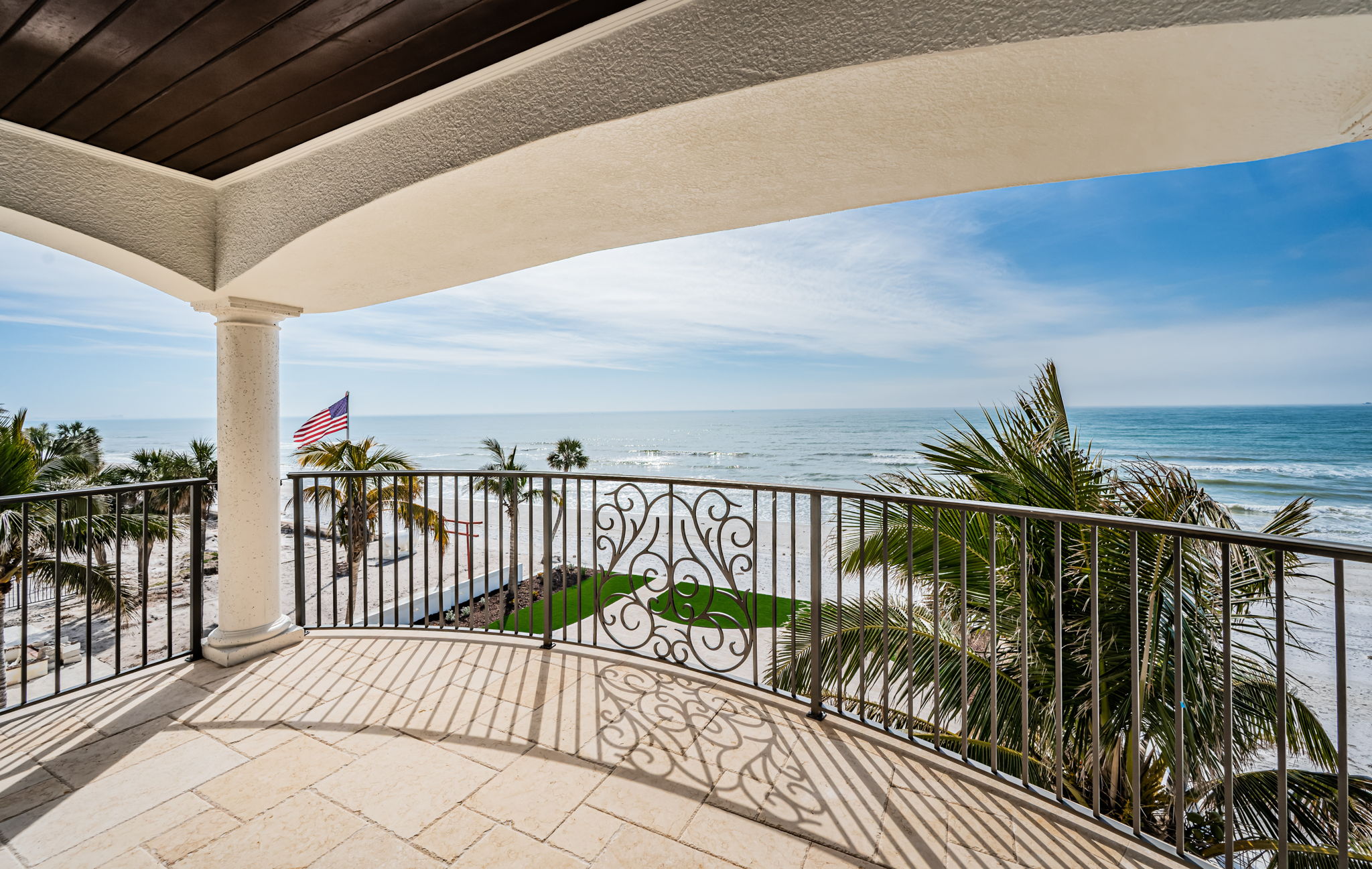 Upper Level Master Bedroom1f Balcony