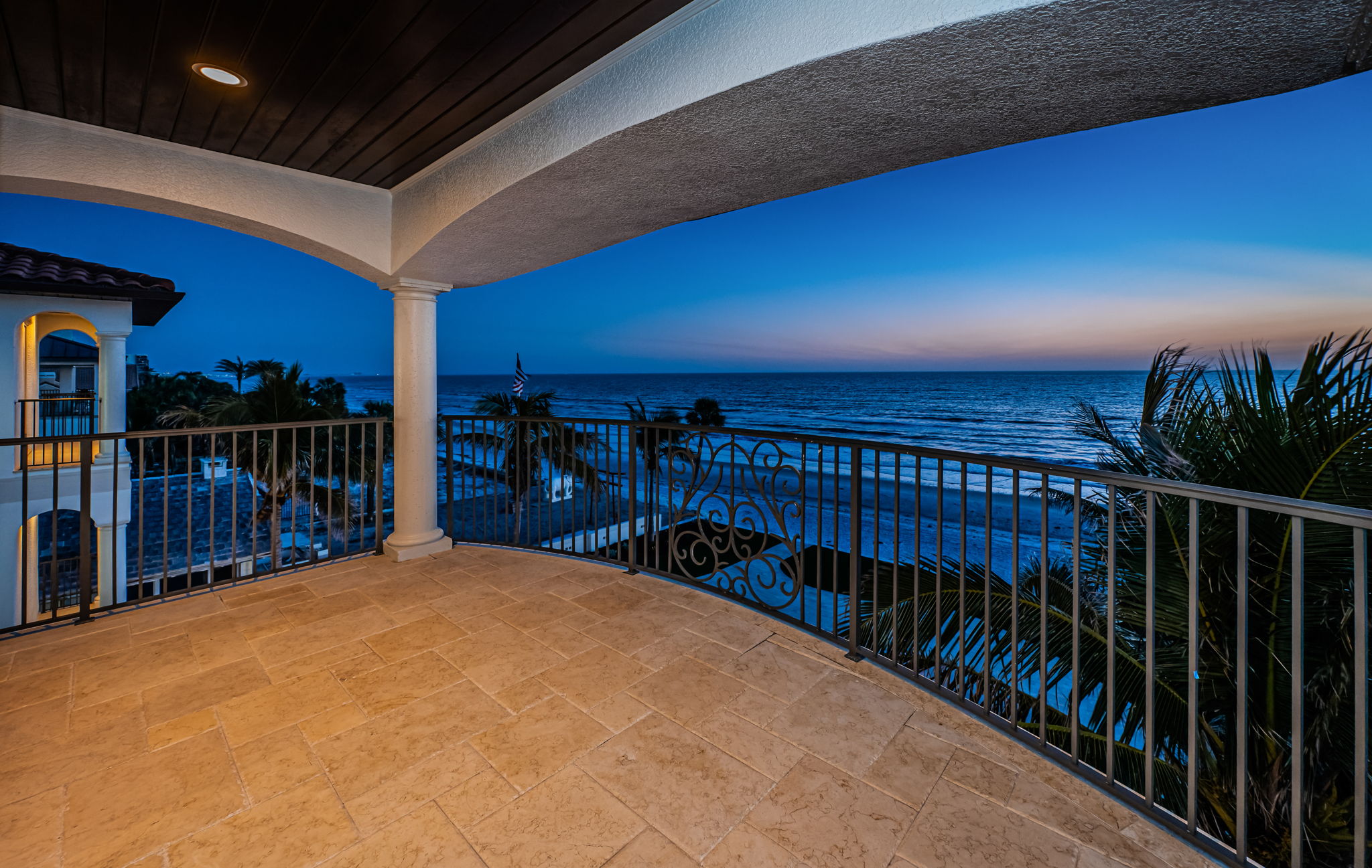 Upper Level Master Bedroom Balcony33