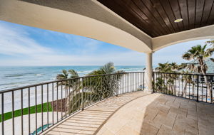 Upper Level Master Bedroom1e Balcony