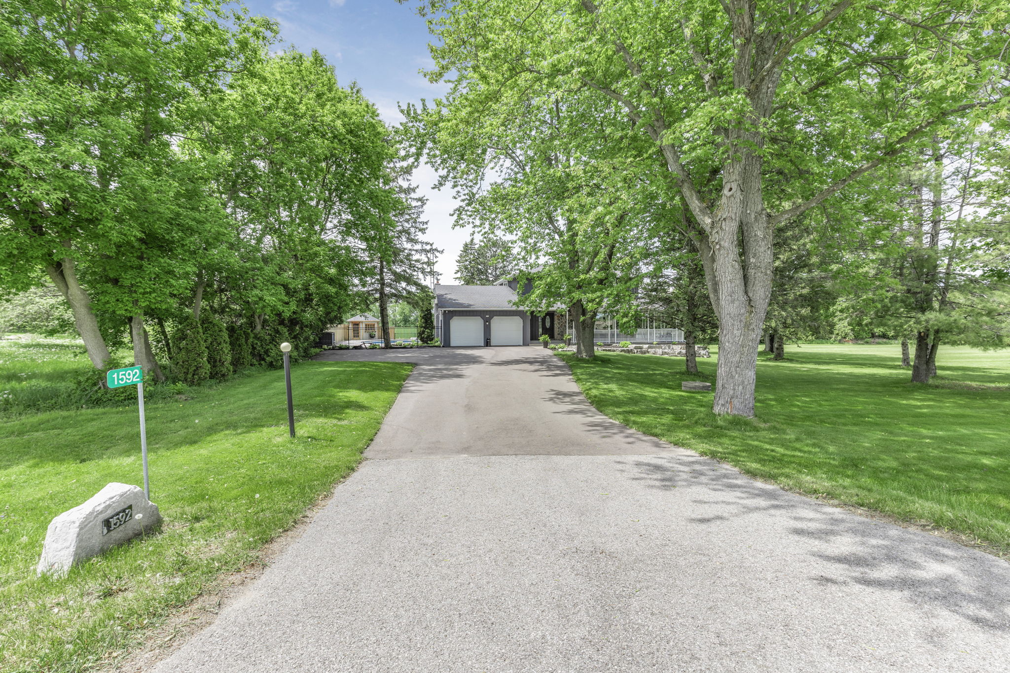 1592 15th Sideroad (1)