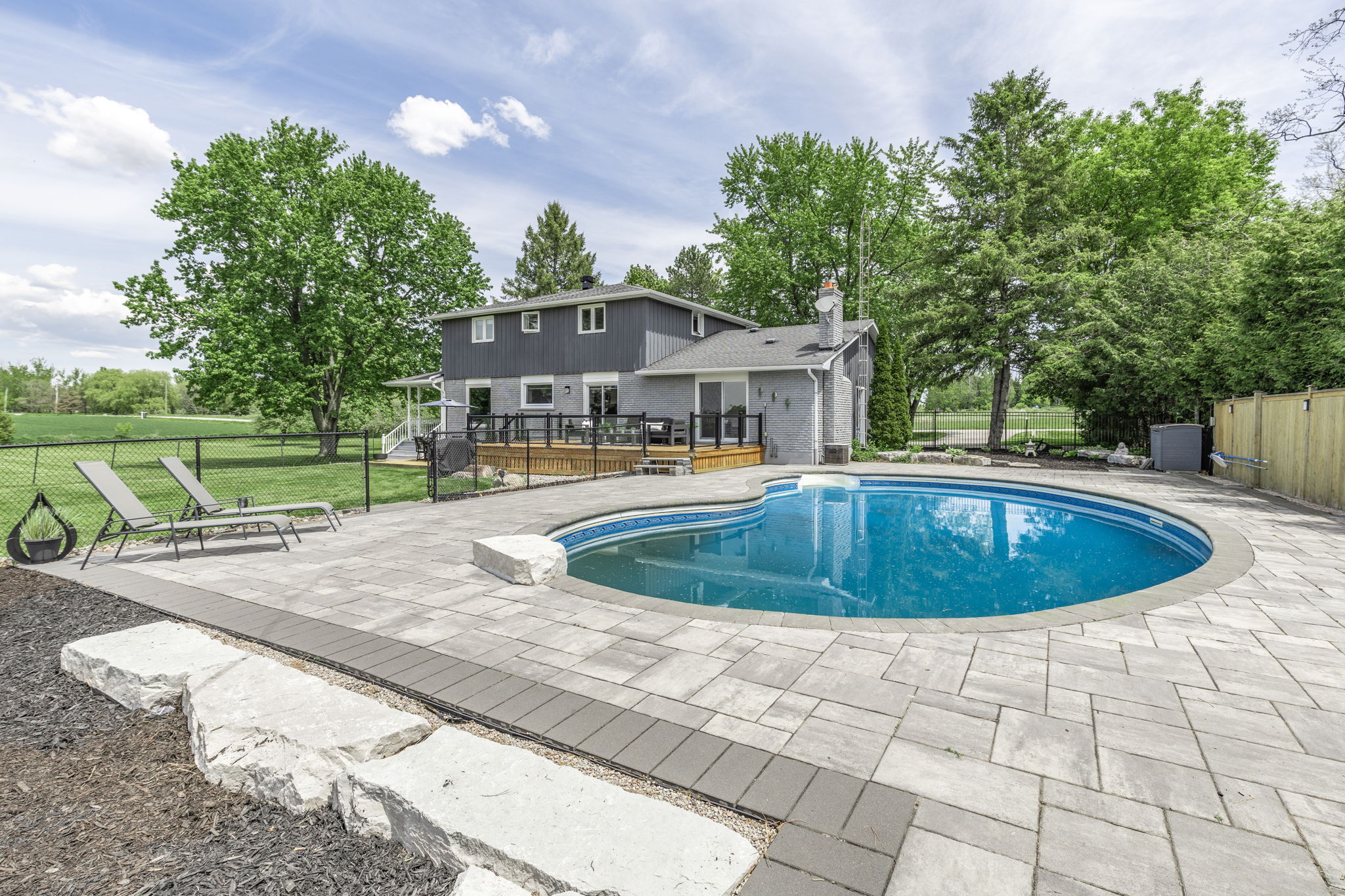 1592 15th Sideroad (50)