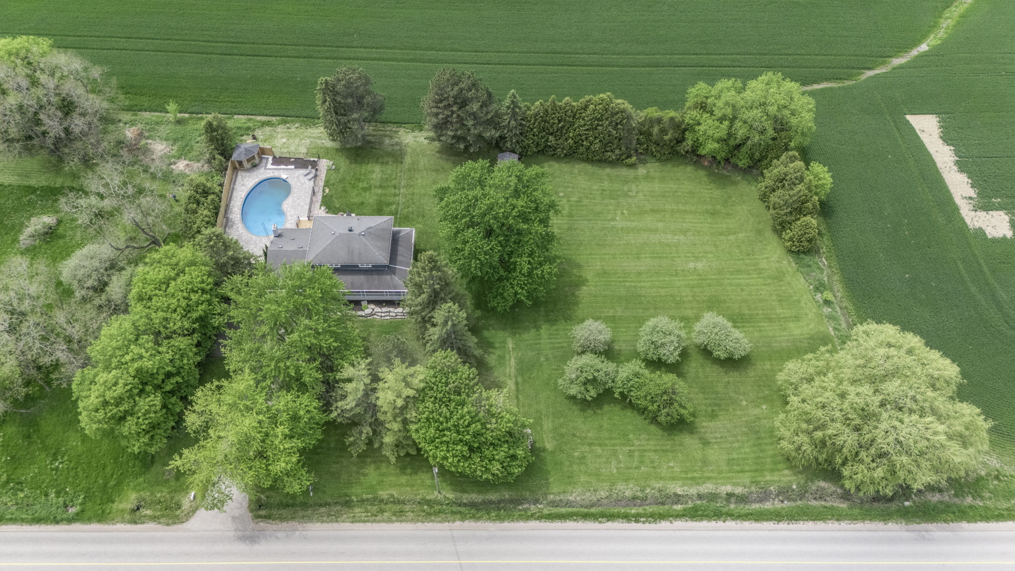1592 15th Sideroad (58)