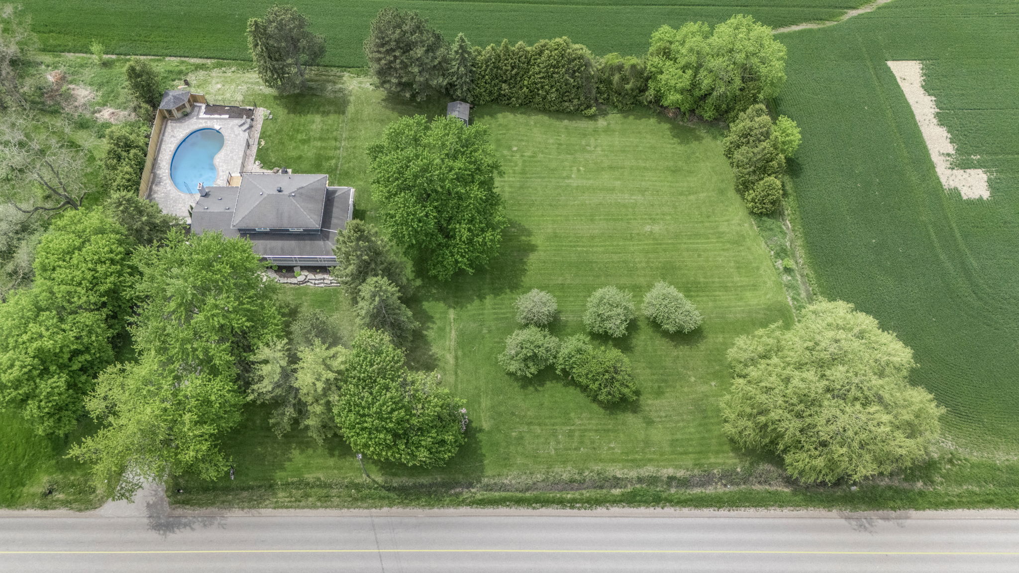 1592 15th Sideroad (69)
