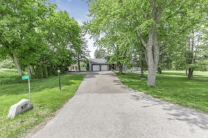 1592 15th Sideroad (1)