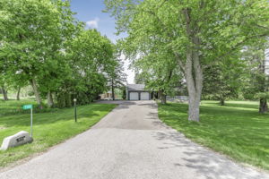 1592 15th Sideroad (2)