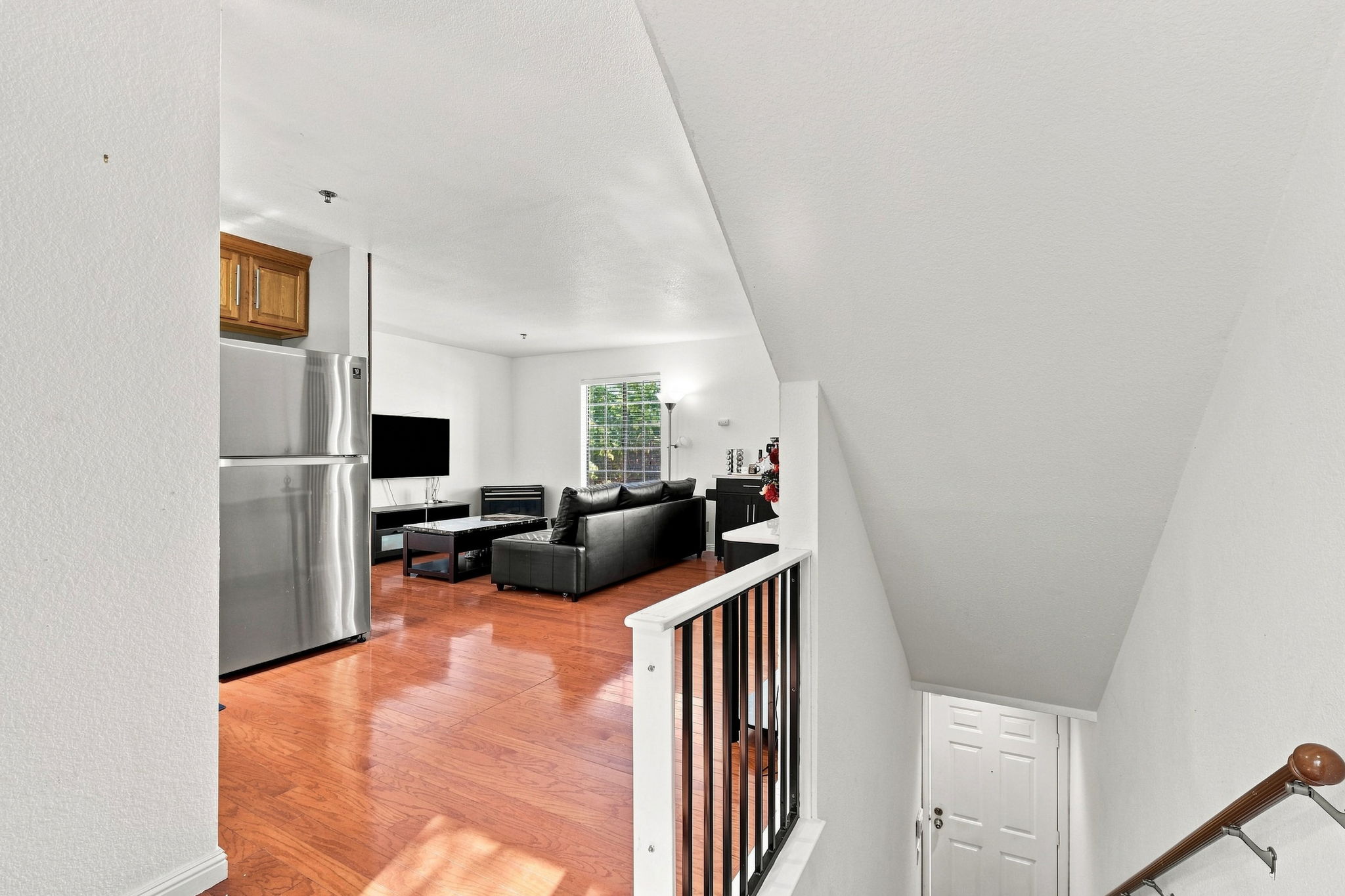005_F8_15925 Maubert Ave 6