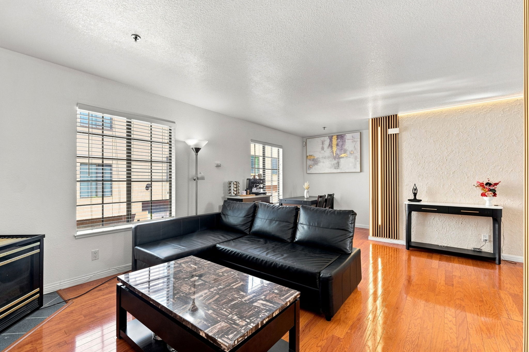 008_F8_15925 Maubert Ave 6